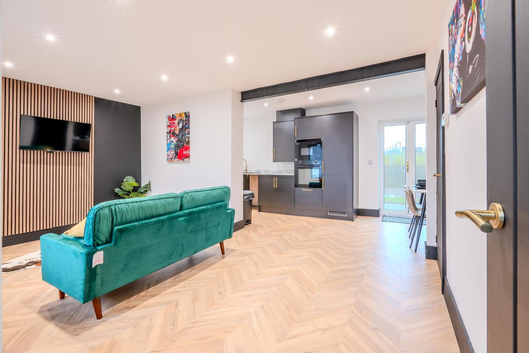 Modern 3br - Private Parking - Tv In Every Bedroom Casa de Férias