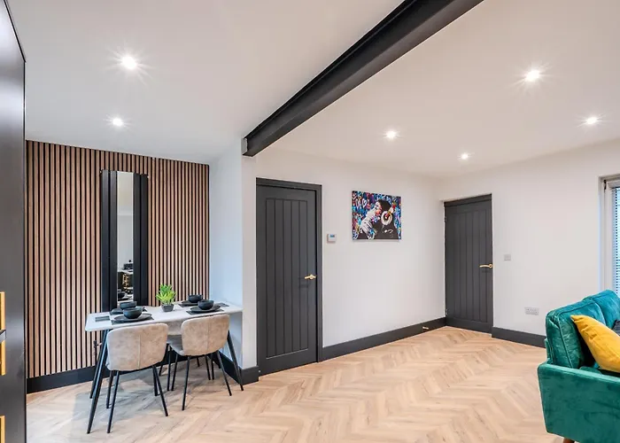 Modern 3Br Home - Private Parking - Tv In Every Bedroom
